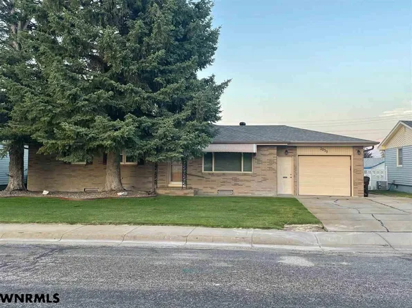 2030 17th St, Gering, NE 69341
