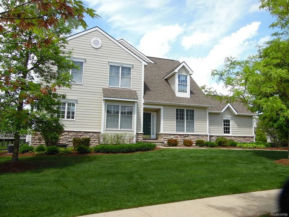1st image of 26389 Fieldstone Dr #1
