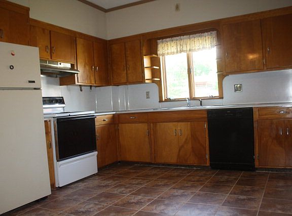 2nd image of 508 W Market St