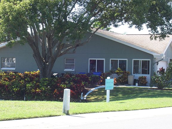 3rd image of 1506 Cloister Dr