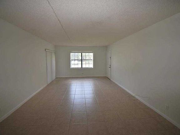 5th image of 4225 S 57th Ave APT B