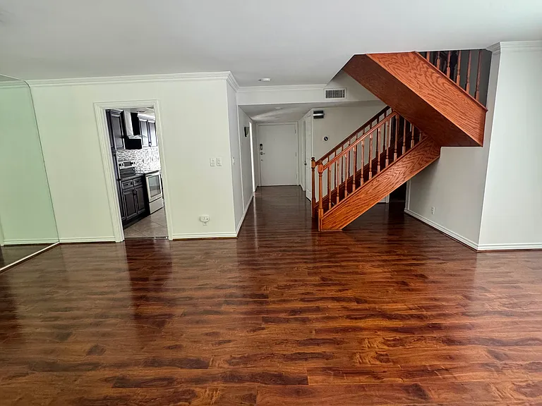 4153 W Sarah St — Photo 3