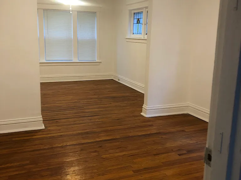 5235 Bancroft Ave — Photo 2
