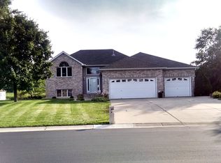 595 Country Ln, Delano, MN 55328