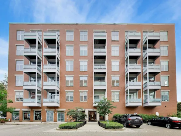 939 W Madison St APT 504, Chicago, IL 60607