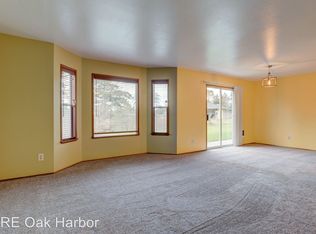 1173 SW Kaleeton Loop #1, Oak Harbor, WA 98277