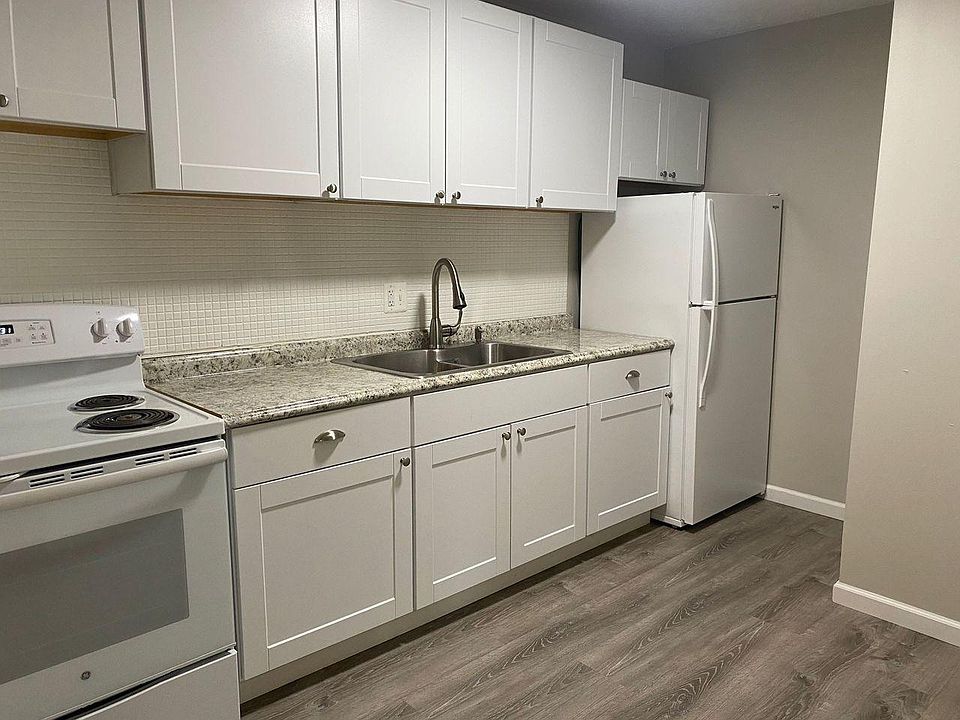 2nd image of 38751 Lakeshore Blvd #208