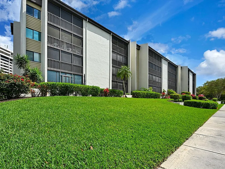 4821 S Landings Dr #106 — Photo 37
