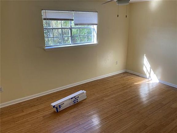 5th image of 6558 Bellaire Dr