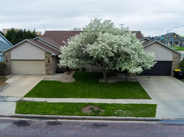 1501 S Campbell Trl, Sioux Falls, SD 57106