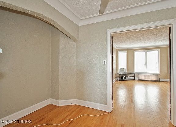 5th image of 1228 W Jarvis Ave APT 3S