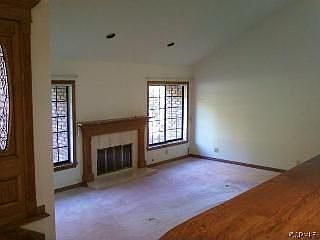3rd image of 105 Oakhart Dr