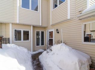 999 Hill Ct, Shoreview, MN 55126