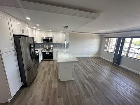 2nd image of 457 Southampton C