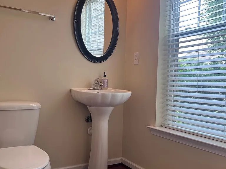 13 Hampshire Glen Pkwy — Photo 10