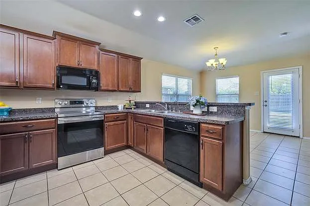 136 Meadow Crest Dr — Photo 22