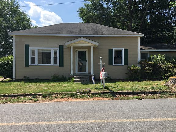 2nd image of 301 Loganberry Cir #A