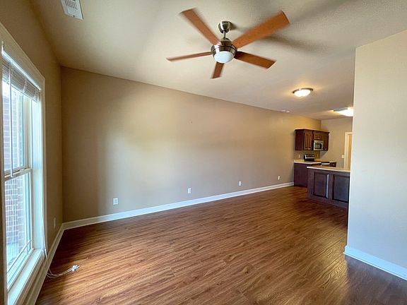 3rd image of 468 Wade Roadunit #B