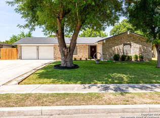 251 Meadow Glen Dr, San Antonio, TX 78227