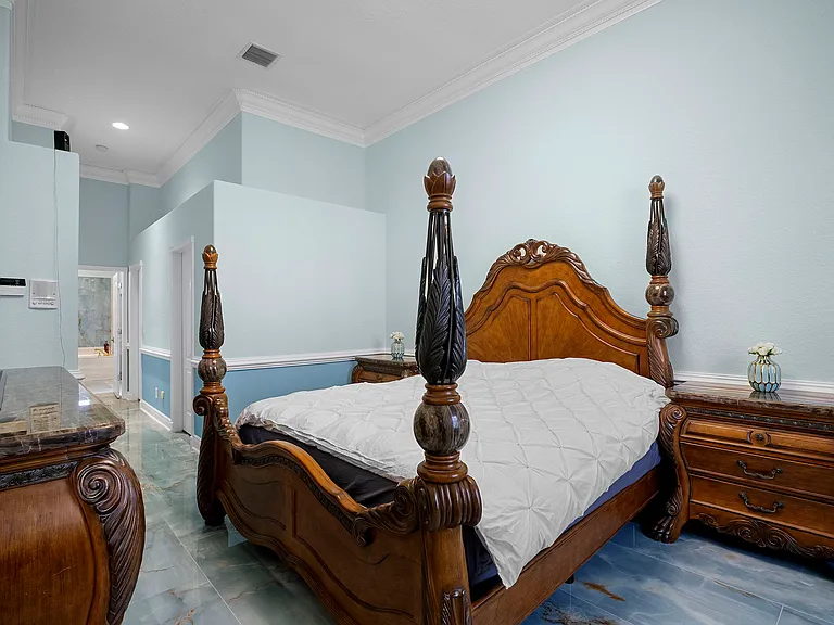 5024 SW 8th Pl — Photo 43