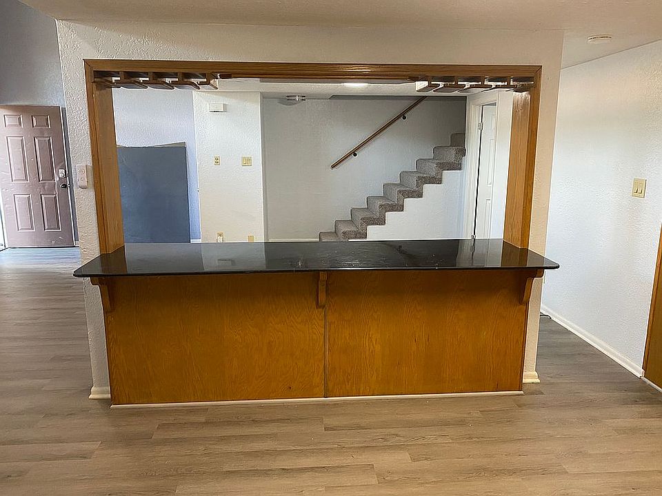 LIVING ROOM BAR
