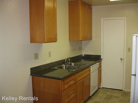 2nd image of 411 Mason St #B