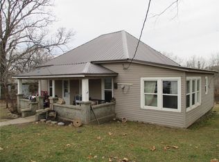 202 W 6th St, Dixon, MO 65459