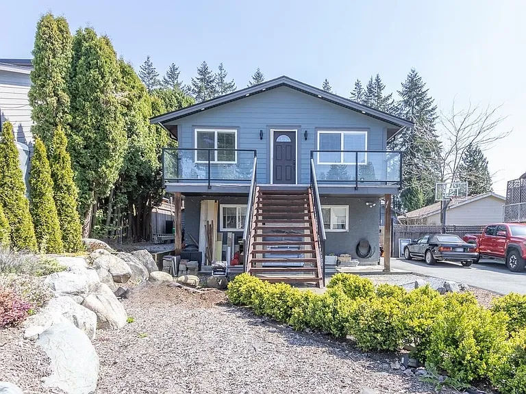 3758 Sefton St — Photo 1