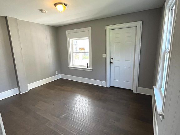3rd image of 111 W Washington St #113
