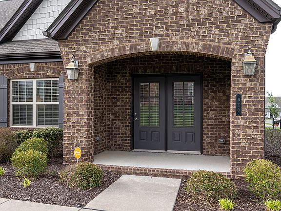 3rd image of 620 Weybridge Dr