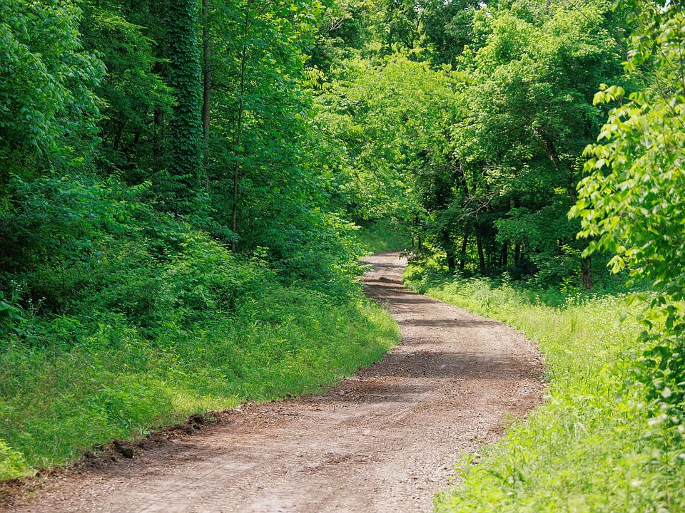 1st image of 582 Cedar Bend Rd