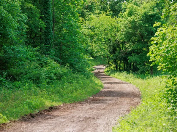 582 Cedar Bend Rd, Beechgrove, TN 37018