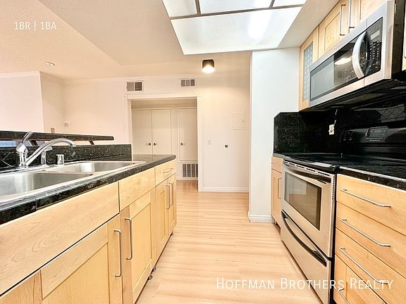 3rd image of 1747 Camino Palmero St #337