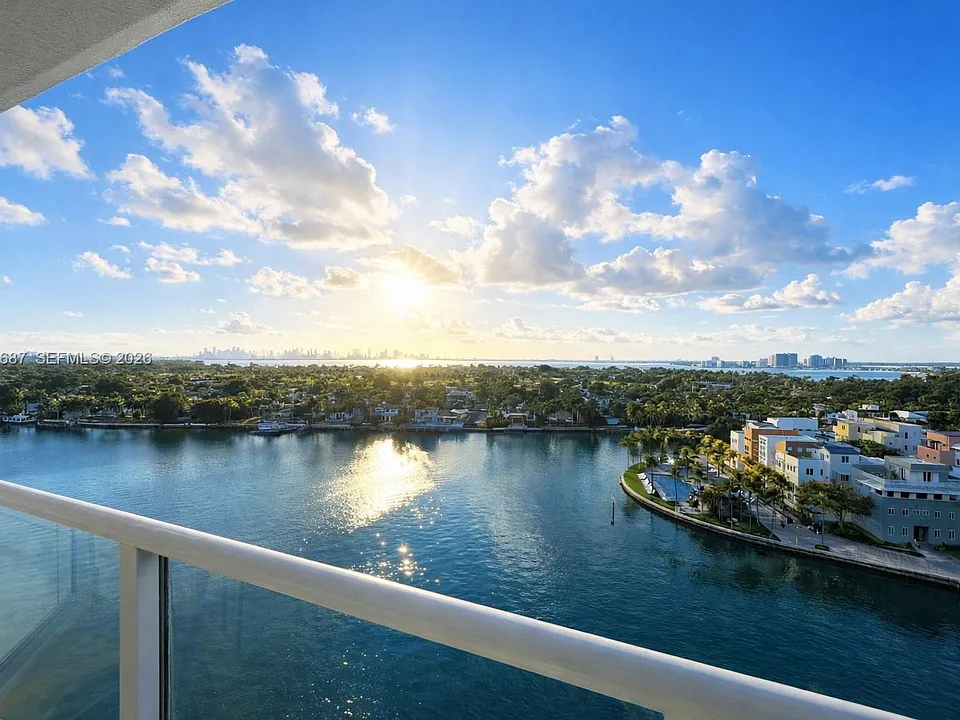5900 Collins Ave #1405