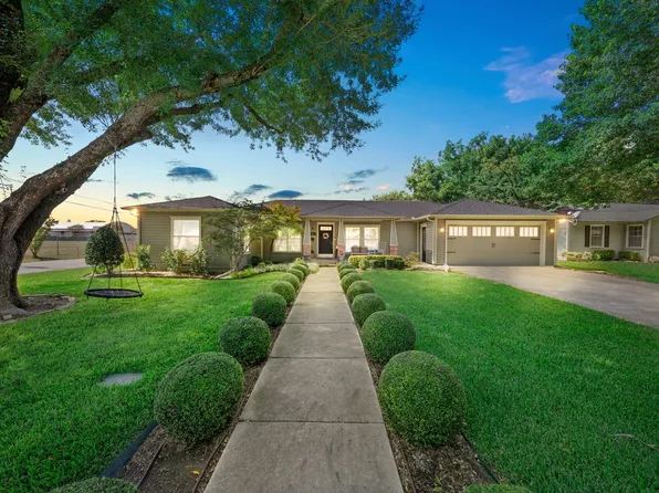 701 Bryson St, Waxahachie, TX 75165