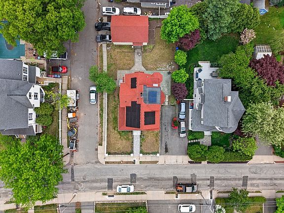 5th image of 225 Grove St
