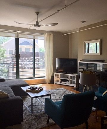 4th image of 2011 W Belmont Ave APT 208