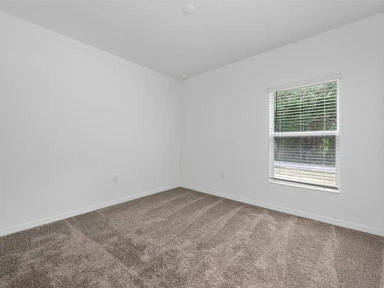 573 Bell Prairie Cir — Photo 16