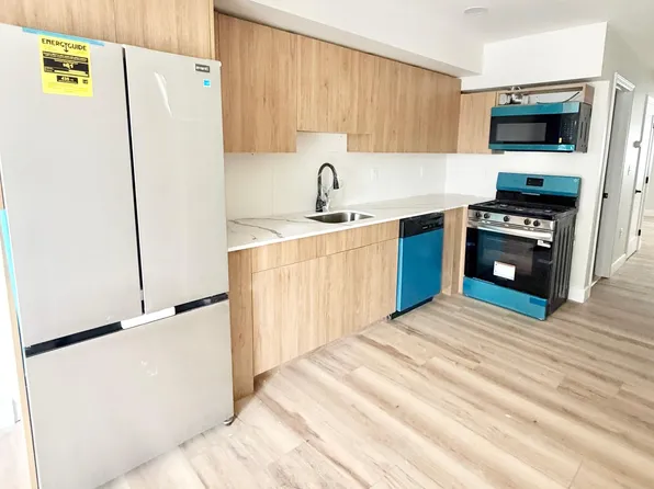 44 Warner St, Hamden, CT