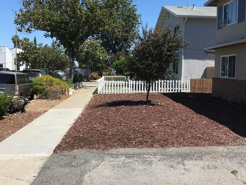 1st image of 1642 Queen Charlotte Dr #4B