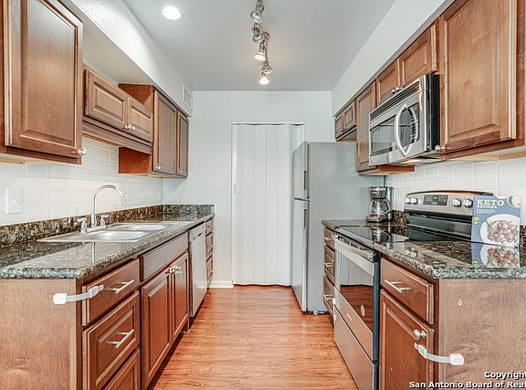5th image of 100 Lorenz Rd APT 701