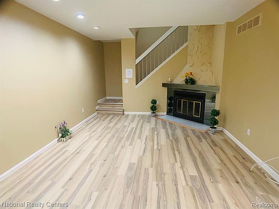 2nd image of 38862 Country Cir