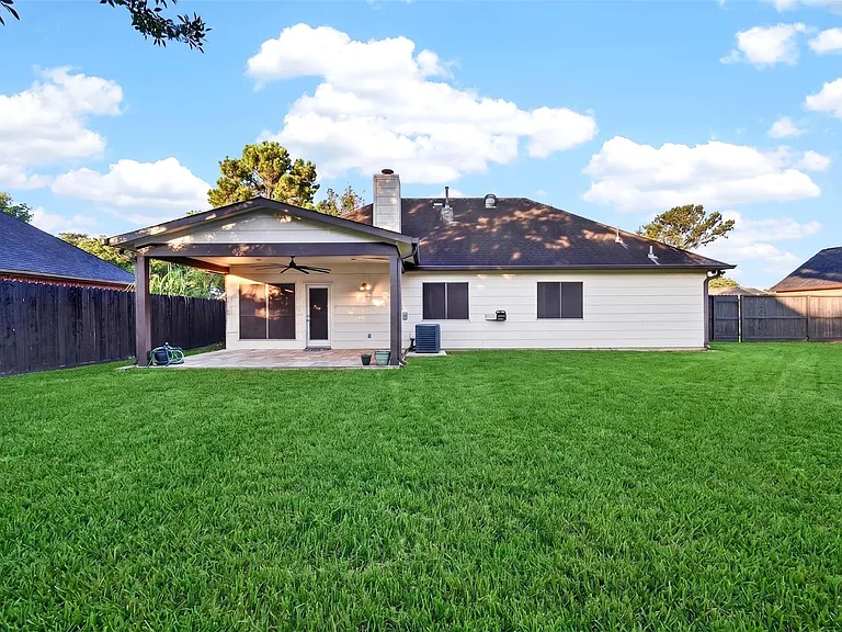18610 Autumn Hills Dr — Photo 34