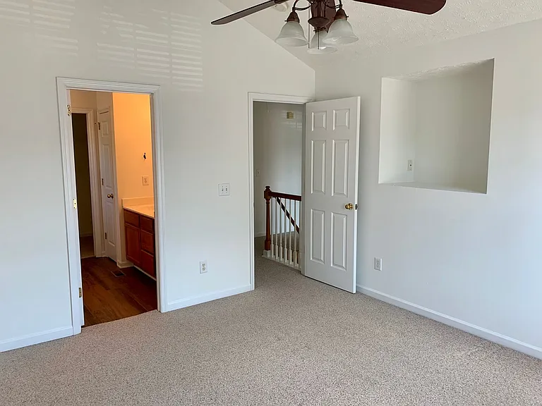 400 Bembridge Ln — Photo 11