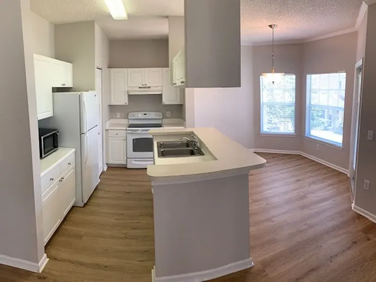 1821 Arbor Lakes Cir — Photo 15