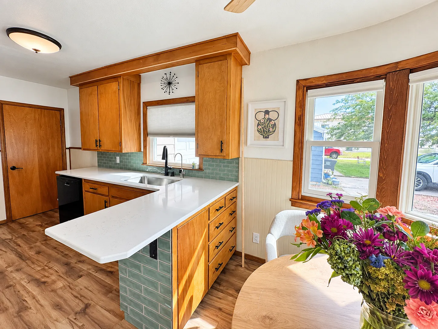 2 bed, 1.5 bath, 2200 sqft, $1,750 — Photo 4