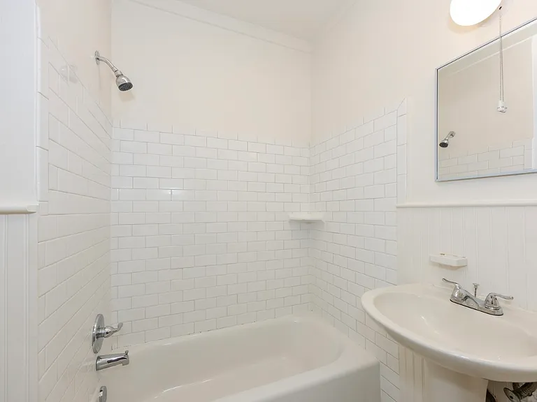 805 Spanish Town Rd #3 — Photo 2