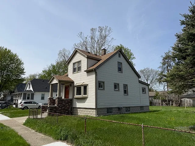 Building Photo - 416 W Madge Ave