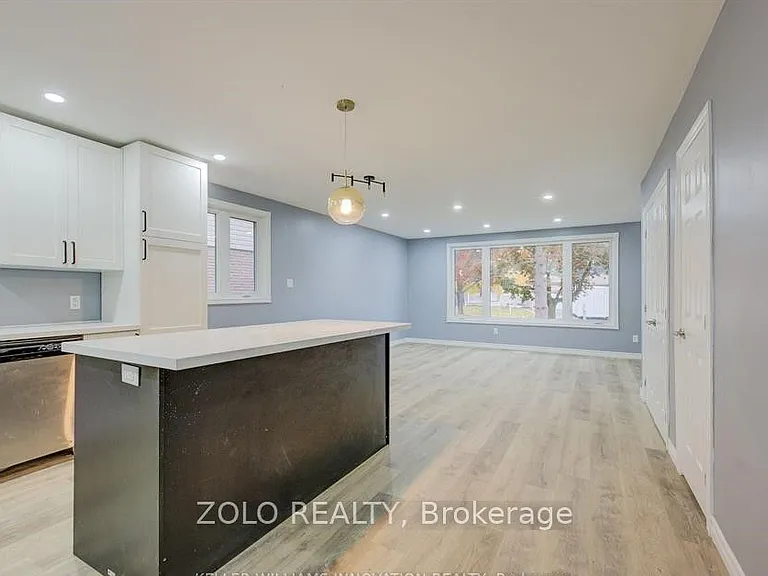 15 Nathaniel Cres #UPPER — Photo 23