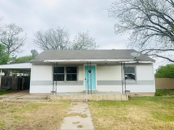 402 E Dale St, Winters, TX 79567